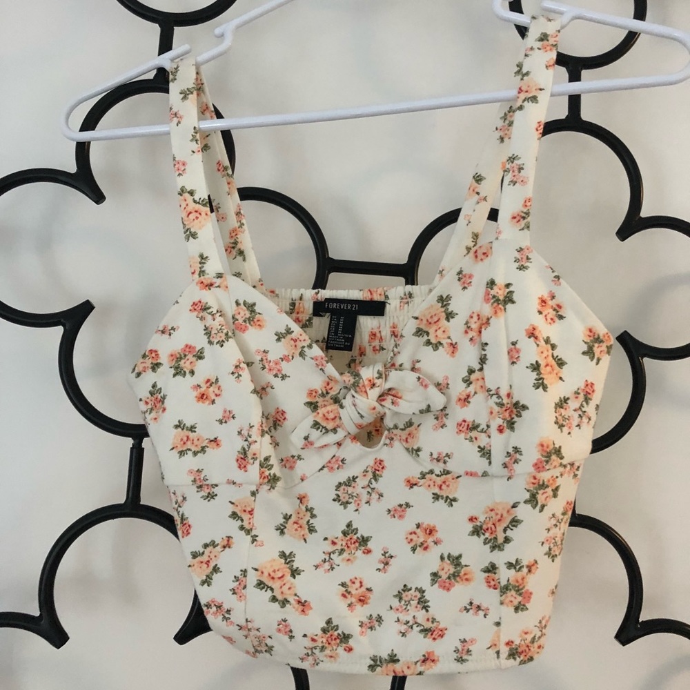 🔥BRAND NEW🔥 Forever21 Floral Cropped Tank